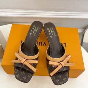 Women's Louis Vuitton x Takashi Murakami Monogram Bow Kitten Heel Mules